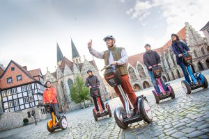 Mit der SegwayTour auf dem Altstadtmarkt Foto: Andreas Rudolph